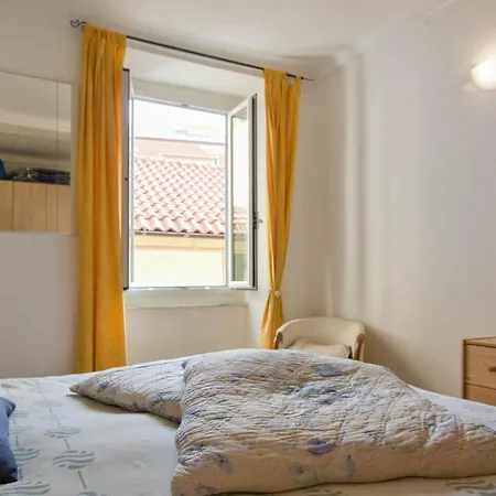 3 Bedroom Pet Friendly In *